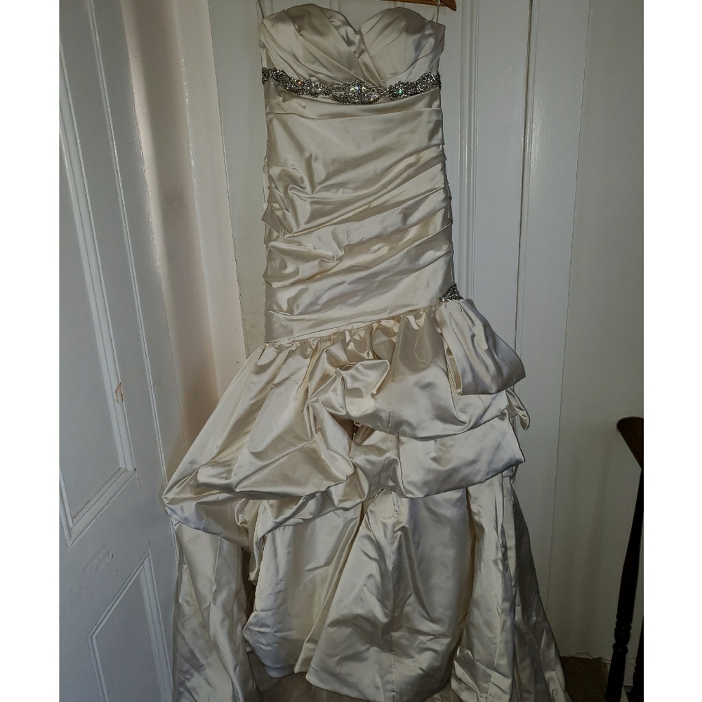 Kenneth Pool Romantic Wedding Gown (veil included)